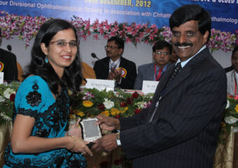 Dr-Priyangini-Singh-Patel-Award-by-AIOS-Presidnet