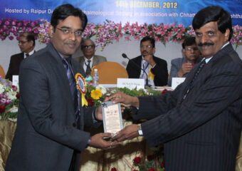 Dr-Santosh-Singh-Patel-Award-by-AIOS-Presidnet
